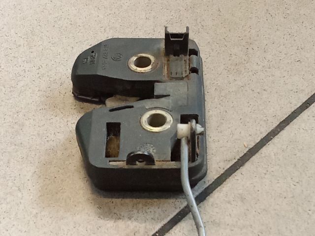 bontott VW LUPO Csomagtérajtó Zárszerkezet