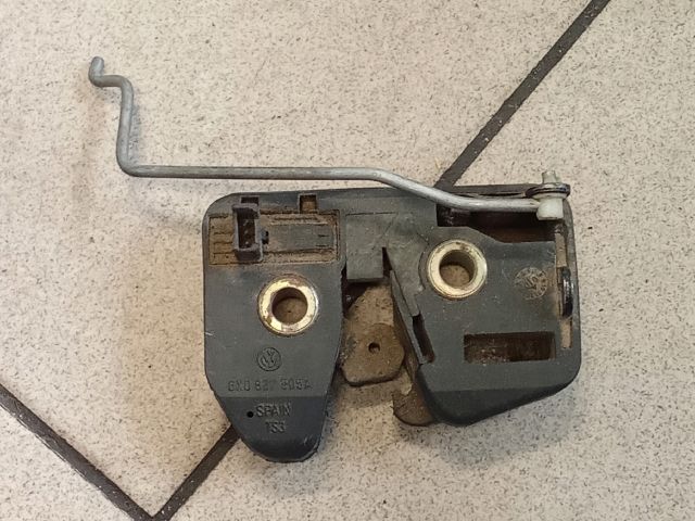 bontott VW LUPO Csomagtérajtó Zárszerkezet