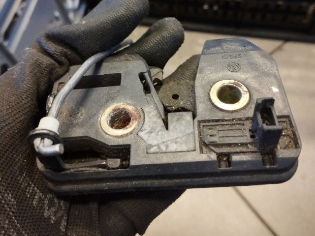 bontott VW LUPO Csomagtérajtó Zárszerkezet