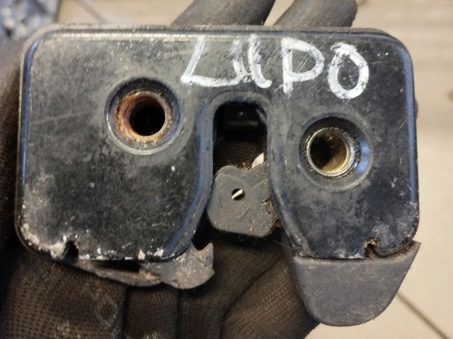 bontott VW LUPO Csomagtérajtó Zárszerkezet