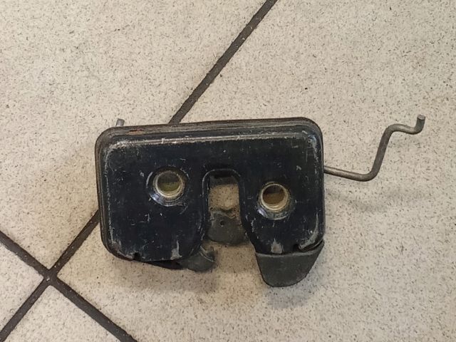 bontott VW LUPO Csomagtérajtó Zárszerkezet