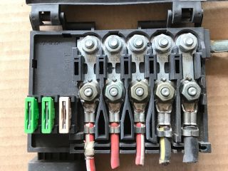 bontott VW MULTIVAN Biztosítéktábla Motortér