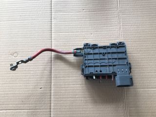 bontott VW MULTIVAN Biztosítéktábla Motortér