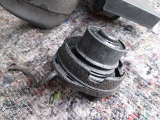 bontott VW MULTIVAN Tankbetöltő Cső Burkolat