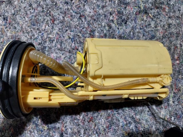 bontott VW MULTIVAN Üzemanyag Szivattyú