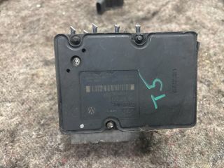 bontott VW MULTIVAN ABS Kocka