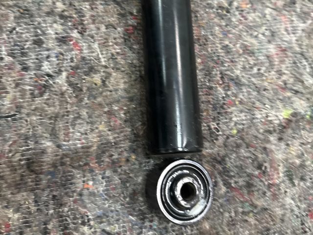 bontott VW MULTIVAN Bal hátsó Lengéscsillapító