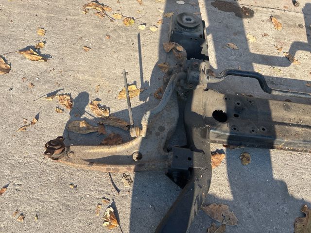 bontott VW MULTIVAN Első Bölcső