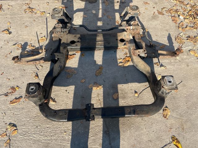 bontott VW MULTIVAN Első Bölcső