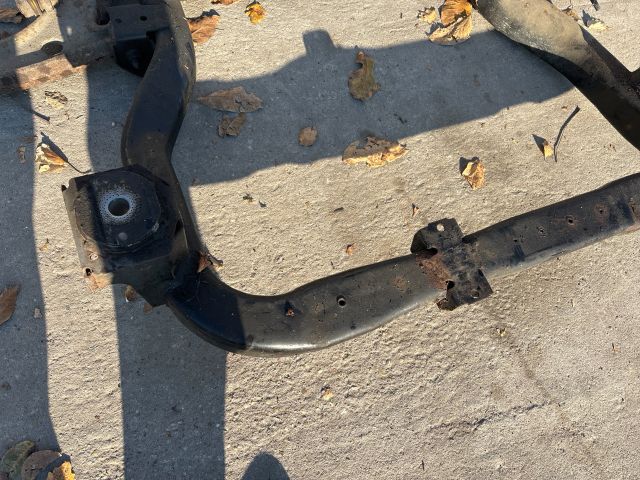 bontott VW MULTIVAN Első Bölcső