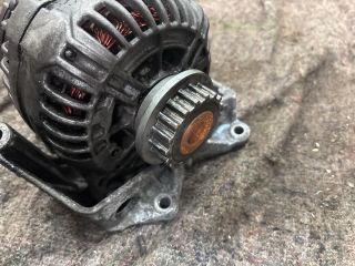 bontott VW MULTIVAN Generátor