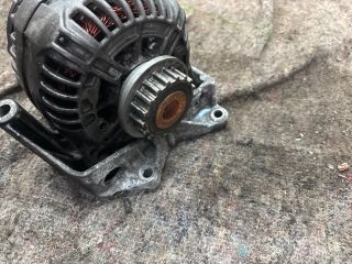 bontott VW MULTIVAN Generátor