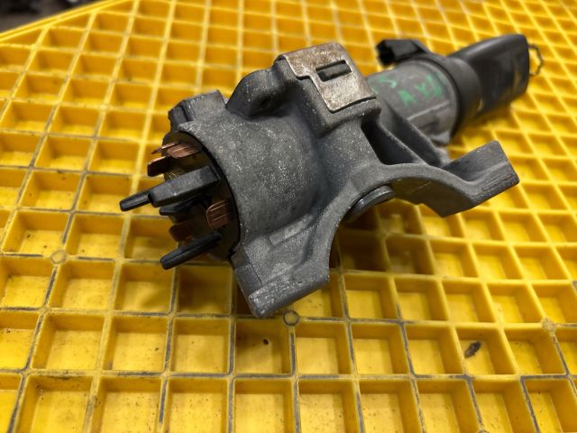 bontott VW MULTIVAN Gyújtáskapcsoló Házzal