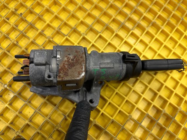 bontott VW MULTIVAN Gyújtáskapcsoló Házzal