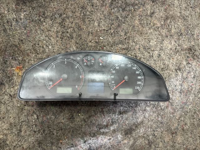 bontott VW MULTIVAN Kilométeróra