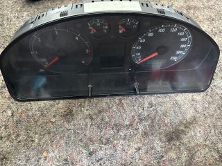 bontott VW MULTIVAN Kilométeróra