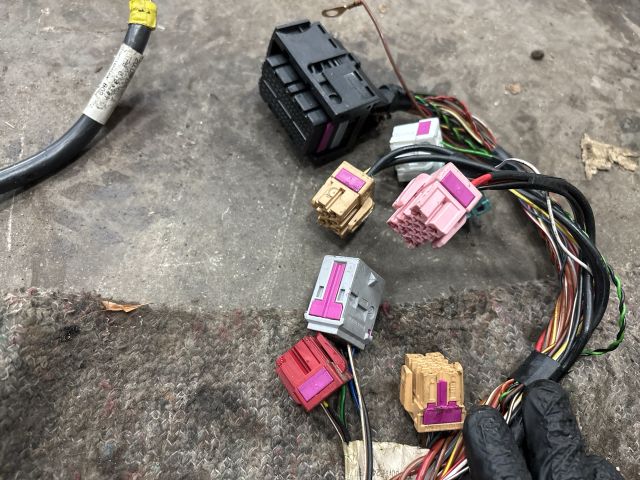 bontott VW MULTIVAN Motor Kábelköteg