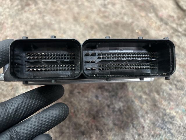 bontott VW MULTIVAN Motorvezérlő