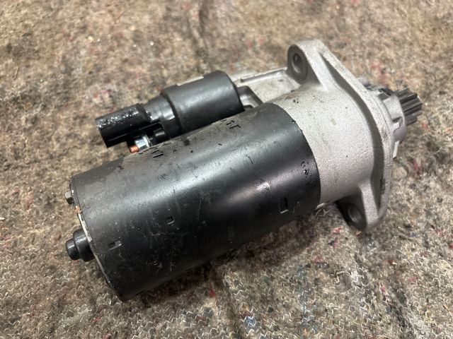 bontott VW MULTIVAN Önindító