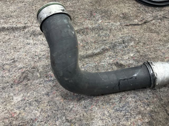 bontott VW MULTIVAN Turbócső