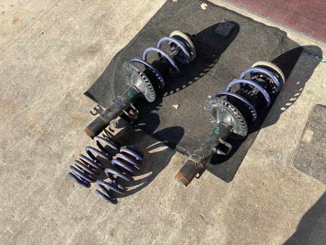 bontott VW MULTIVAN Ültetőrugó Szett