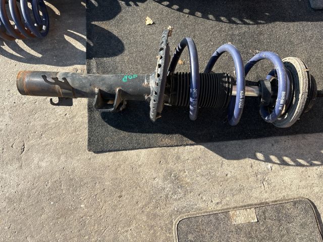 bontott VW MULTIVAN Ültetőrugó Szett