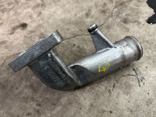 bontott VW MULTIVAN Vízcső