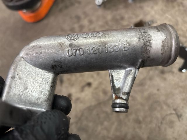 bontott VW MULTIVAN Vízcső