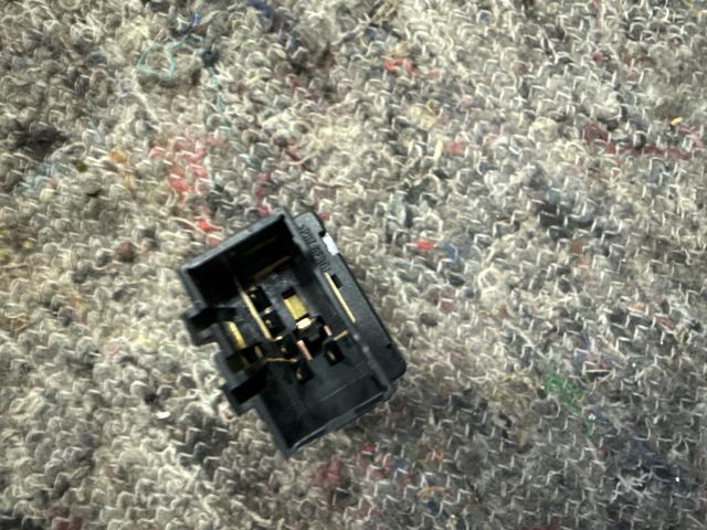 bontott VW MULTIVAN Ablakfűtés Kapcsoló