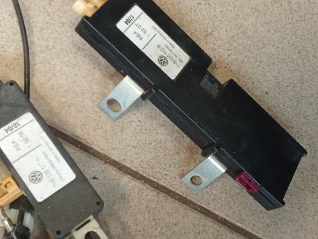 bontott VW MULTIVAN Antenna Erősítő