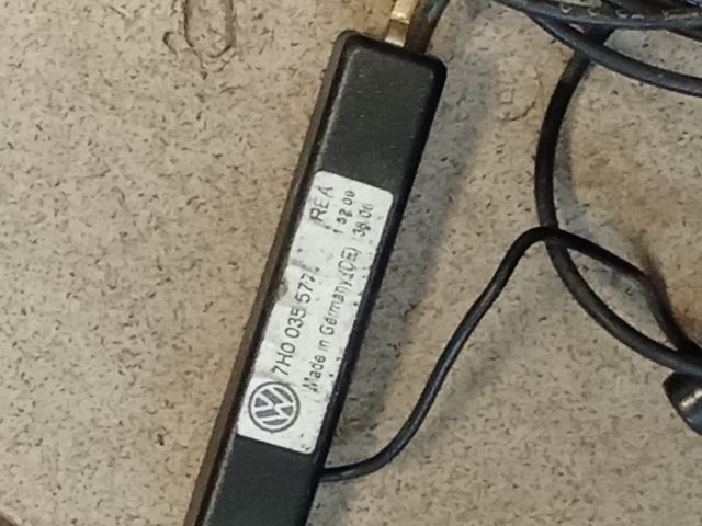 bontott VW MULTIVAN Antenna Erősítő