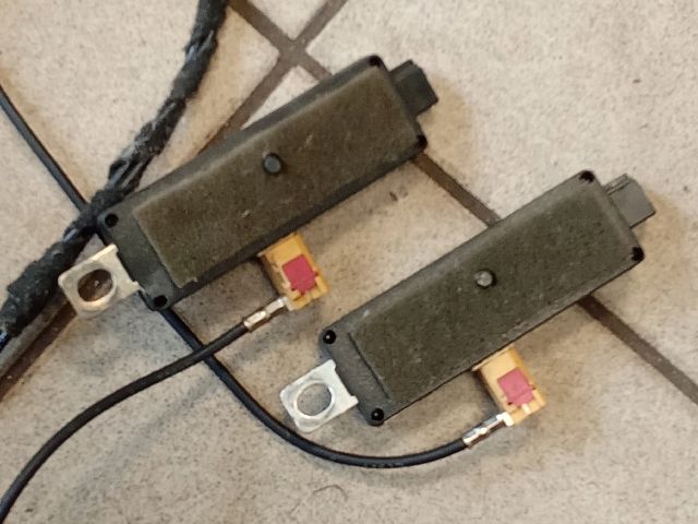 bontott VW MULTIVAN Antenna Erősítő