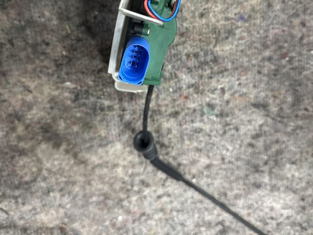 bontott VW MULTIVAN Bal első Ajtózár