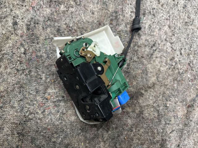 bontott VW MULTIVAN Bal első Ajtózár