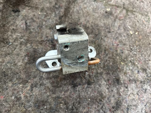 bontott VW MULTIVAN Bal első Alsó Zsanér