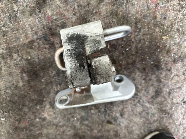 bontott VW MULTIVAN Bal első Alsó Zsanér