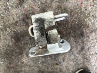 bontott VW MULTIVAN Bal első Alsó Zsanér