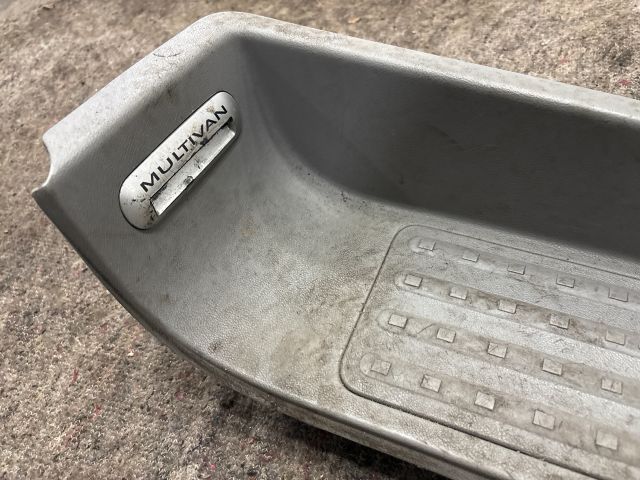 bontott VW MULTIVAN Bal első Belső Küszöb Burkolat