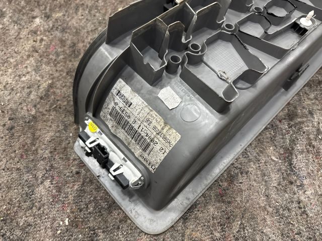 bontott VW MULTIVAN Bal első Belső Küszöb Burkolat