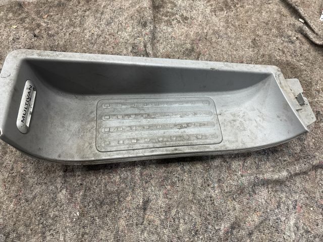 bontott VW MULTIVAN Bal első Belső Küszöb Burkolat