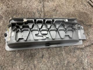 bontott VW MULTIVAN Bal első Belső Küszöb Burkolat