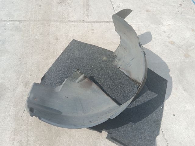 bontott VW MULTIVAN Bal első Első Dobbetét (Kerékjárati, Műanyag)