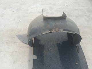 bontott VW MULTIVAN Bal első Első Dobbetét (Kerékjárati, Műanyag)