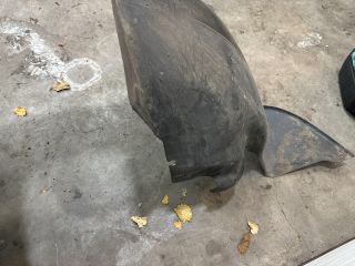 bontott VW MULTIVAN Bal első Első Dobbetét (Kerékjárati, Műanyag)