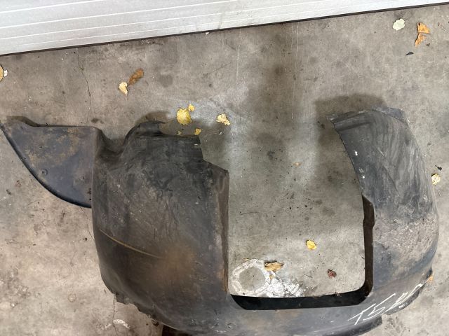 bontott VW MULTIVAN Bal első Első Dobbetét (Kerékjárati, Műanyag)