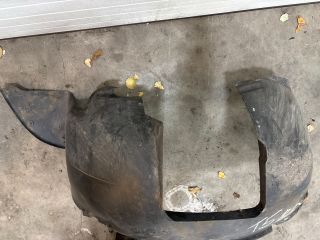 bontott VW MULTIVAN Bal első Első Dobbetét (Kerékjárati, Műanyag)