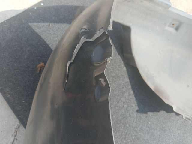 bontott VW MULTIVAN Bal első Első Dobbetét (Kerékjárati, Műanyag)