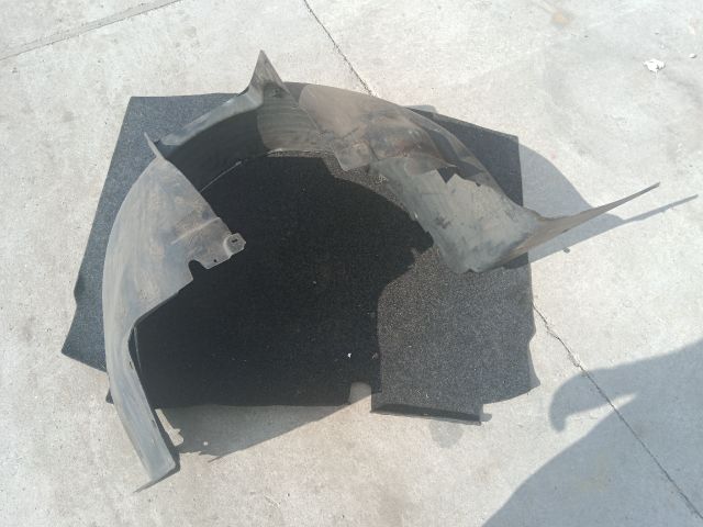 bontott VW MULTIVAN Bal első Első Dobbetét (Kerékjárati, Műanyag)