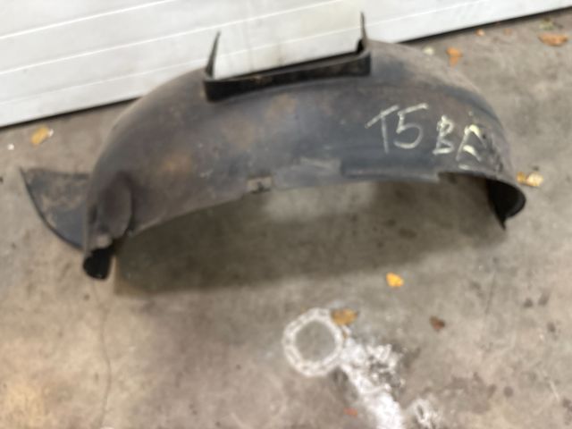 bontott VW MULTIVAN Bal első Első Dobbetét (Kerékjárati, Műanyag)