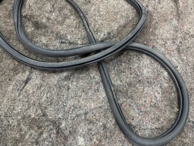 bontott VW MULTIVAN Bal első Gumikéder